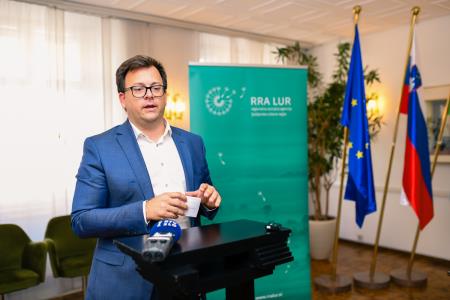 E-kolesa_Regijski sporazum_Nejc Smole_župan Medvod_Foto Urša Peršič-2